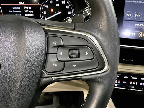 Certified 2022 Buick Envision Avenir w/ Technology Package II image 22