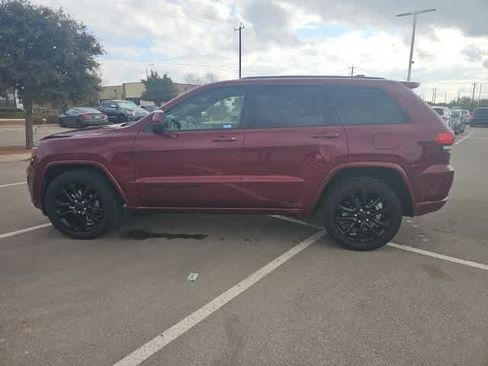 Used 2018 Jeep Grand Cherokee Altitude image 8