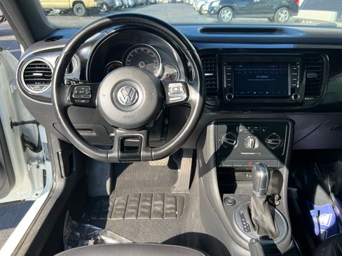 Used 2018 Volkswagen Beetle 2.0T S w/ Style & Comfort Package For S image 16