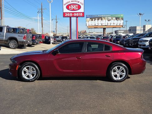 Used 2023 Dodge Charger SXT image 2