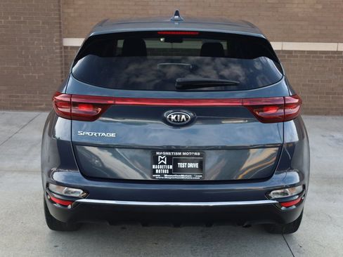 Used 2022 Kia Sportage LX image 9