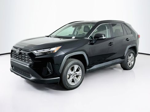 Used 2025 Toyota RAV4 XLE FWD image 3