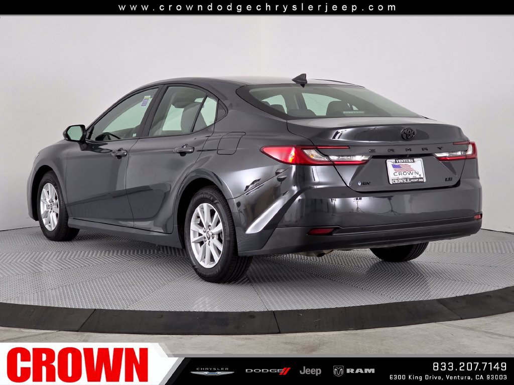 Used 2025 Toyota Camry LE FWD image 5