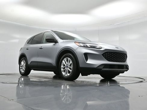 Used 2022 Ford Escape SE image 45