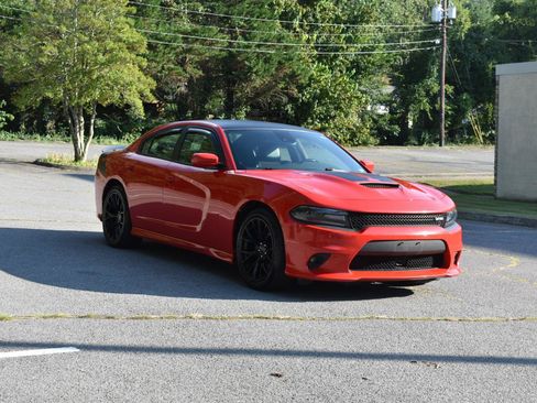 Used 2017 Dodge Charger R/T RWD image 9