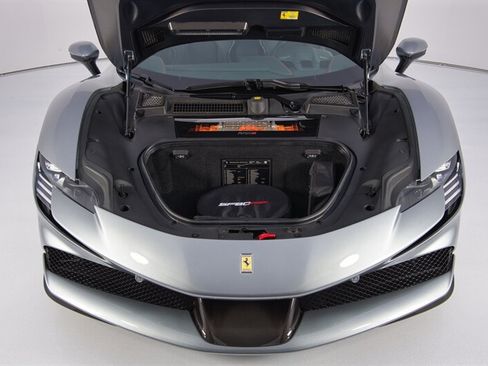 Used 2023 Ferrari SF90 Spider AWD/4WD image 33