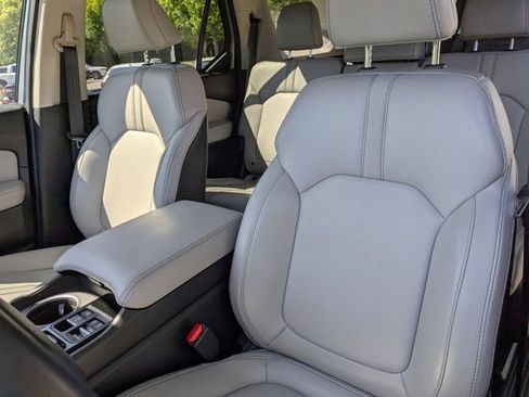 Certified 2025 Honda Pilot Touring image 29