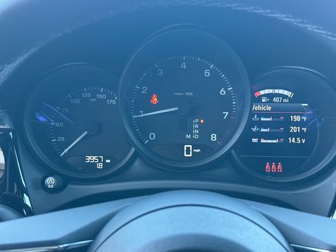 Used 2025 Porsche Macan image 24