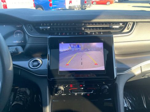 Used 2023 Jeep Grand Cherokee Altitude image 29