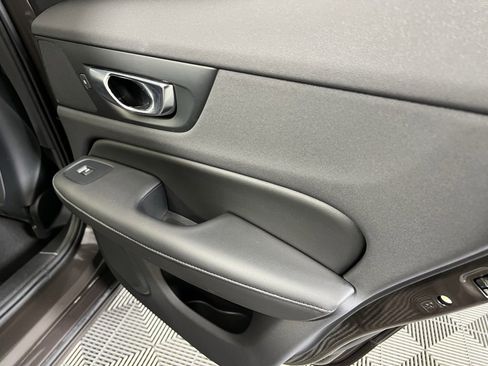 Used 2025 Volvo S60 B5 Core image 29