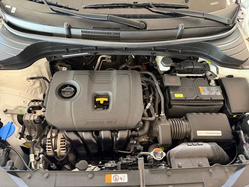 Used 2025 Kia Soul LX w/ LX Technology Package FWD image 27