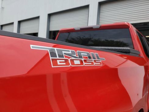 Used 2021 Chevrolet Silverado 1500 LT Trail Boss w/ Bed Protection Package AWD/4WD image 9