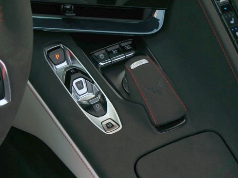 Used 2023 Chevrolet Corvette Stingray Premium Conv w/ Z51 Performance Package RWD image 11