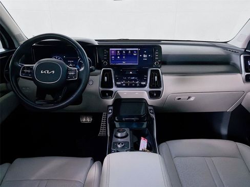 Used 2023 Kia Sorento SX Prestige w/ Panoramic Sunroof Package AWD/4WD image 27