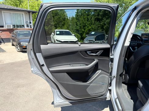 Used 2019 Audi Q7 3.0T Premium Plus w/ Premium Plus Package AWD/4WD image 28