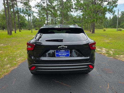 New 2026 Chevrolet Trax LT w/ Sunroof Package FWD image 4