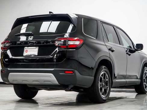 Used 2025 Honda Pilot EX-L image 13