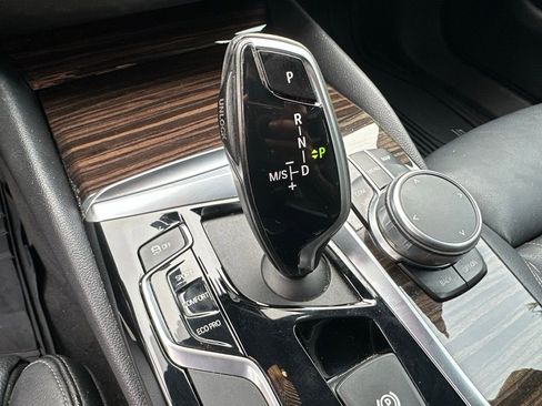 Used 2020 BMW 530i w/ Convenience Package image 27