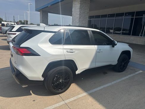 Used 2023 Toyota RAV4 SE AWD/4WD image 3