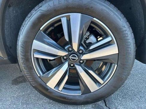 Used 2023 Nissan Rogue SL w/ SL Premium Package image 24