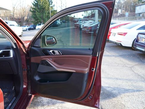 Used 2025 BMW X7 xDrive40i w/ Executive Package image 69