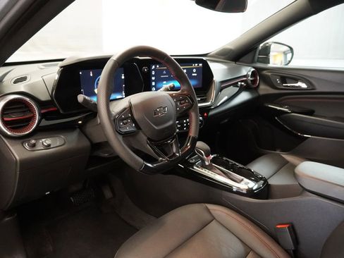 Certified 2025 Chevrolet Trax RS w/ Driver Confidence Package image 6