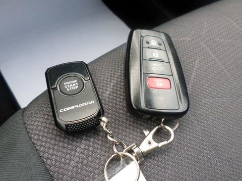 Used 2019 Toyota RAV4 XLE image 14