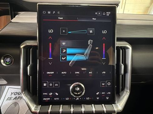 Certified 2024 GMC Acadia Elevation w/ Luxury Package FWD image 19