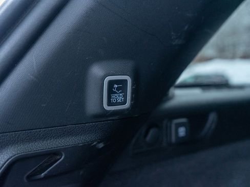 Used 2022 Jeep Grand Cherokee Overland w/ Adv Protech Group III image 10