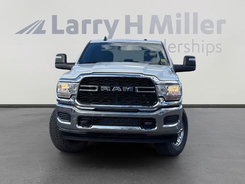 Used 2024 RAM 2500 Tradesman w/ Chrome Appearance Group AWD/4WD image 4