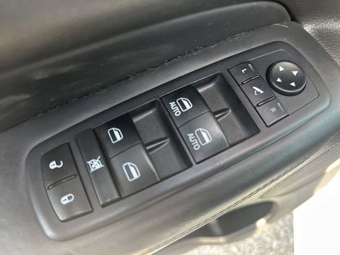Used 2019 Jeep Grand Cherokee High Altitude AWD/4WD image 16