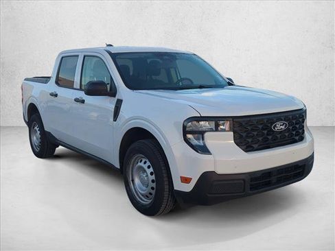 Used 2025 Ford Maverick XL FWD image 3