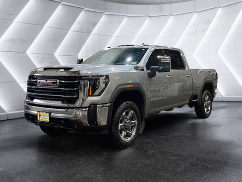 Used 2024 GMC Sierra 3500 SLT AWD/4WD image 2