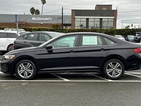 Used 2024 Volkswagen Jetta SE image 10