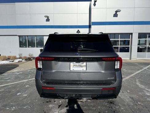 Used 2025 Ford Explorer ST-Line image 10