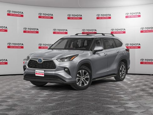 New 2026 Toyota Highlander XLE image 1