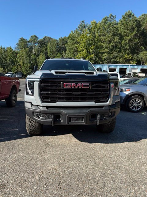 Used 2024 GMC Sierra 2500 AT4X w/ AT4X AEV Edition AWD/4WD image 2