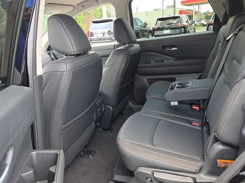 New 2026 Nissan Pathfinder SL FWD image 5