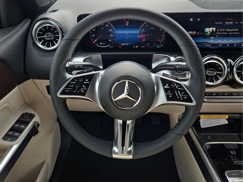 New 2026 Mercedes-Benz GLB 250 image 13