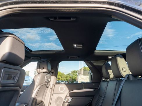 Certified 2024 Land Rover Discovery Dynamic SE image 34