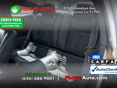 Used 2011 Ford Mustang Shelby GT500 RWD image 10
