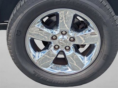 Used 2019 RAM 1500 Big Horn RWD image 15
