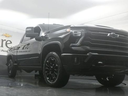 New 2026 Chevrolet Silverado 2500 High Country w/ High Country Premium Package AWD/4WD image 3