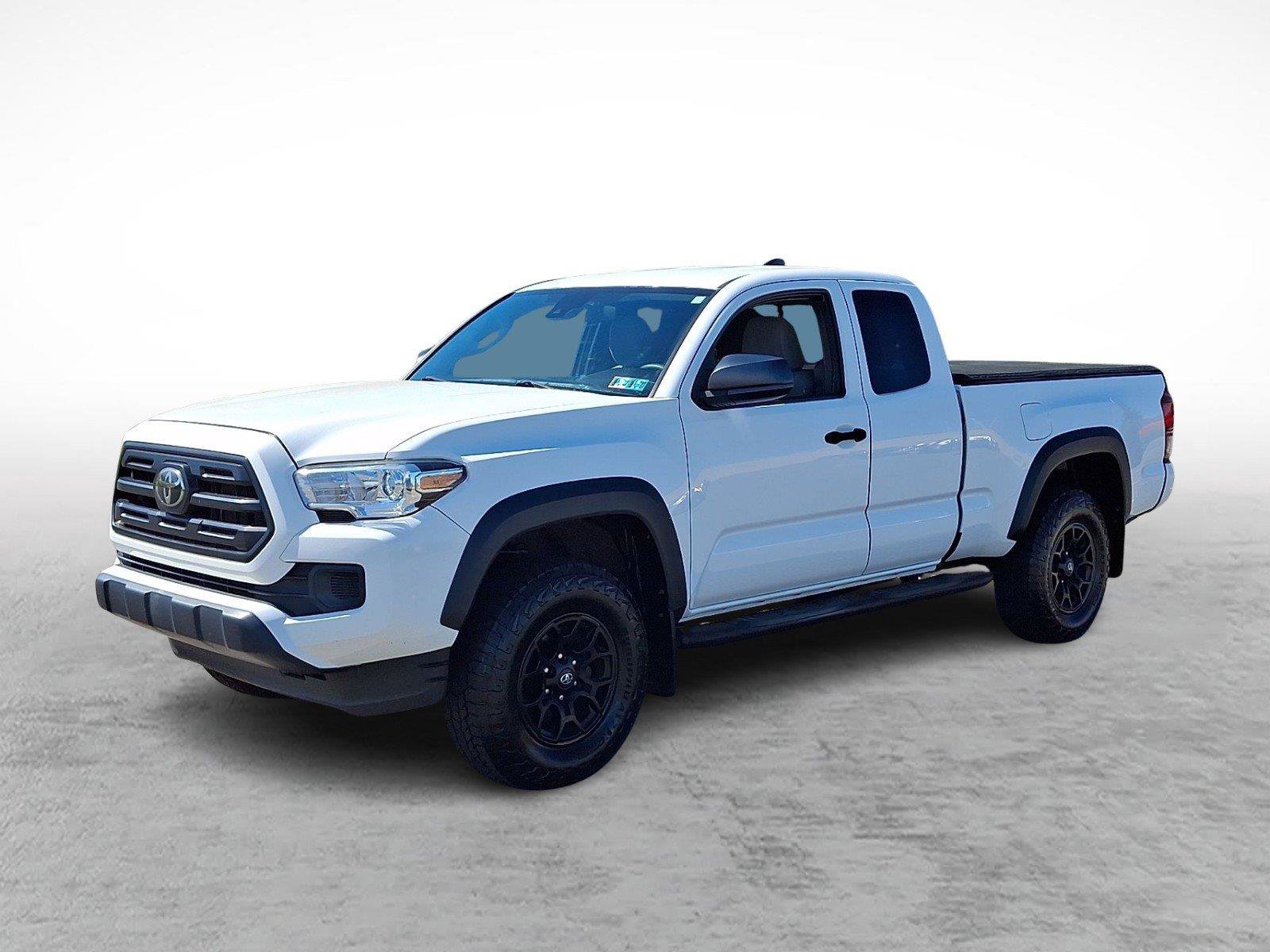 Used 2019 Toyota Tacoma SR w/ SX Package AWD/4WD image 3