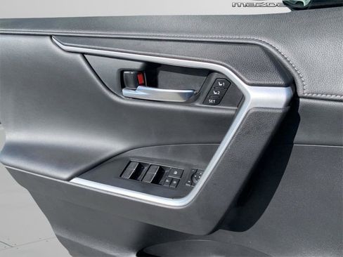 Used 2022 Toyota RAV4 Limited image 35