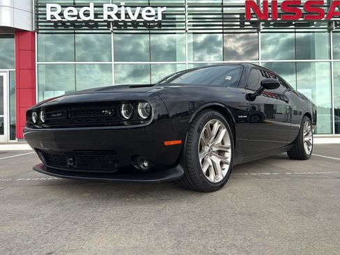 Used 2020 Dodge Challenger R/T RWD image 2