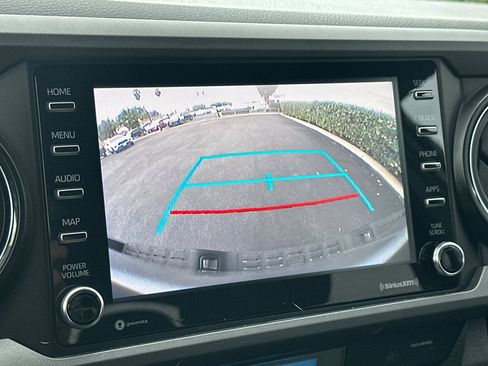 Used 2022 Toyota Tacoma TRD Off-Road image 18