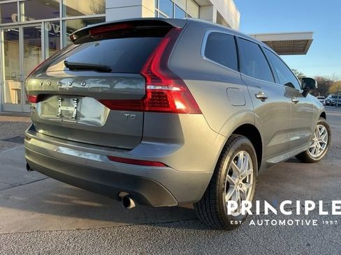 Used 2020 Volvo XC60 T5 Momentum image 8