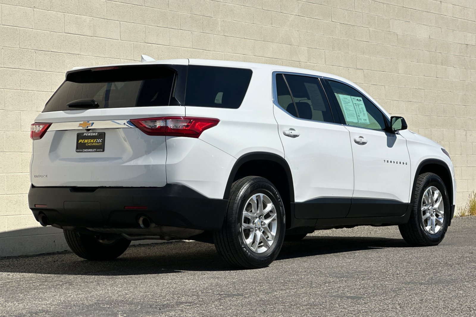 Used 2020 Chevrolet Traverse LS FWD image 4