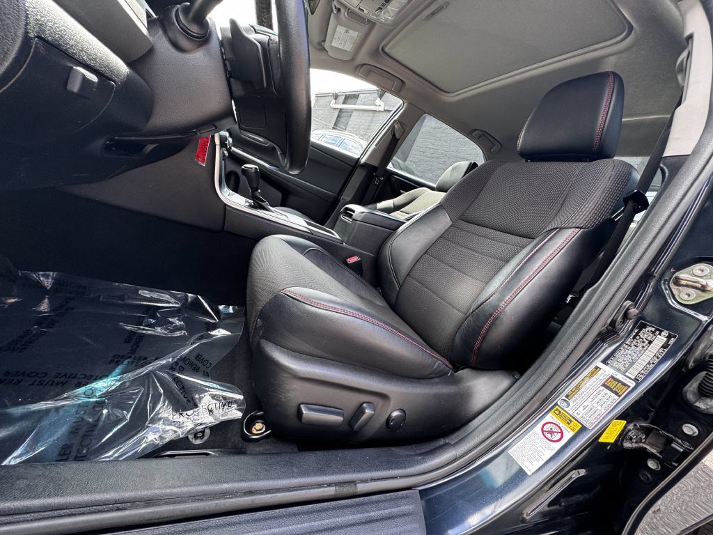 Used 2017 Toyota Camry SE w/ Moonroof Package FWD image 13